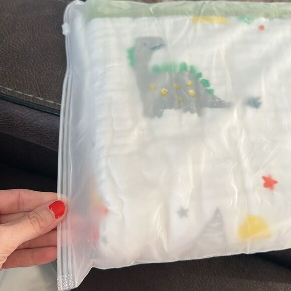 NEW Cute Dino Muslin Baby Blanket - Picture 2 of 3